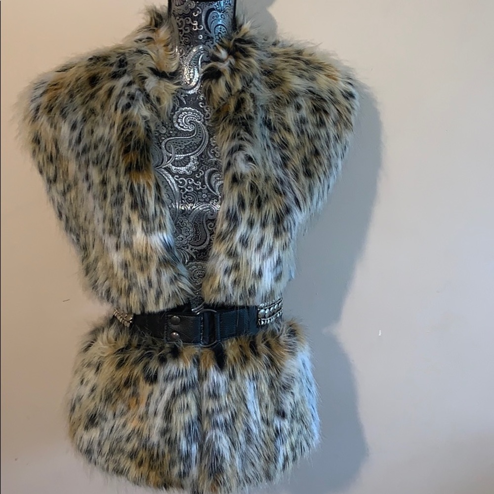 Leopard faux fur vest
